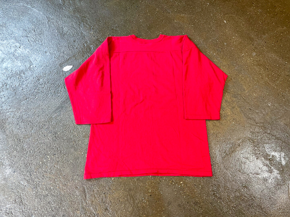 반팔 티셔츠 레드 색상 이미지-S1L11